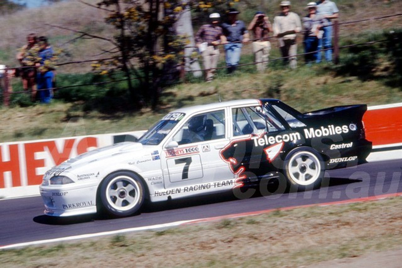 90784  -  NEIL CROMPTON / BRAD JONES, COMMODORE VL - Tooheys 1000 Bathurst 1990 - Photographer Ray Simpson