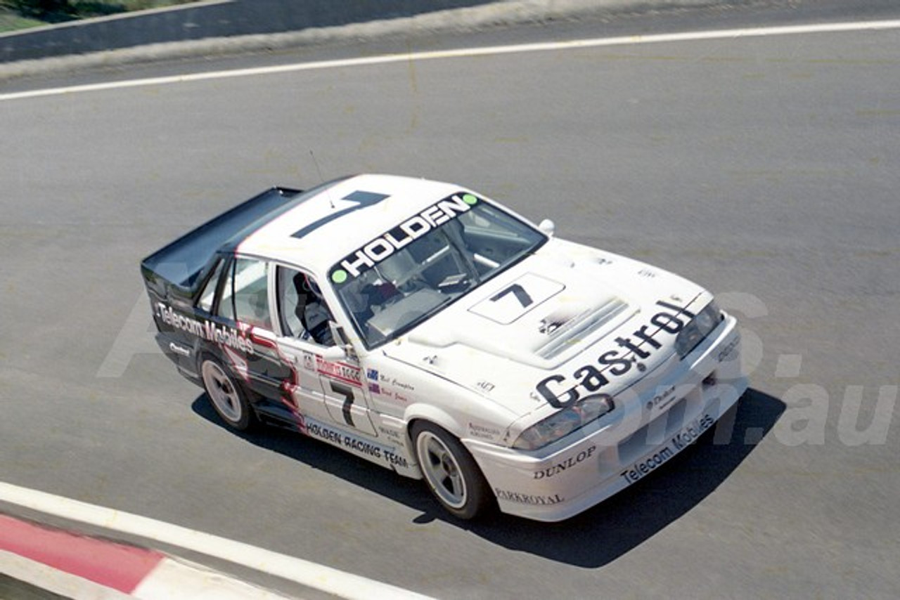 90786  -  NEIL CROMPTON / BRAD JONES, COMMODORE VL - Tooheys 1000 Bathurst 1990 - Photographer Ray Simpson