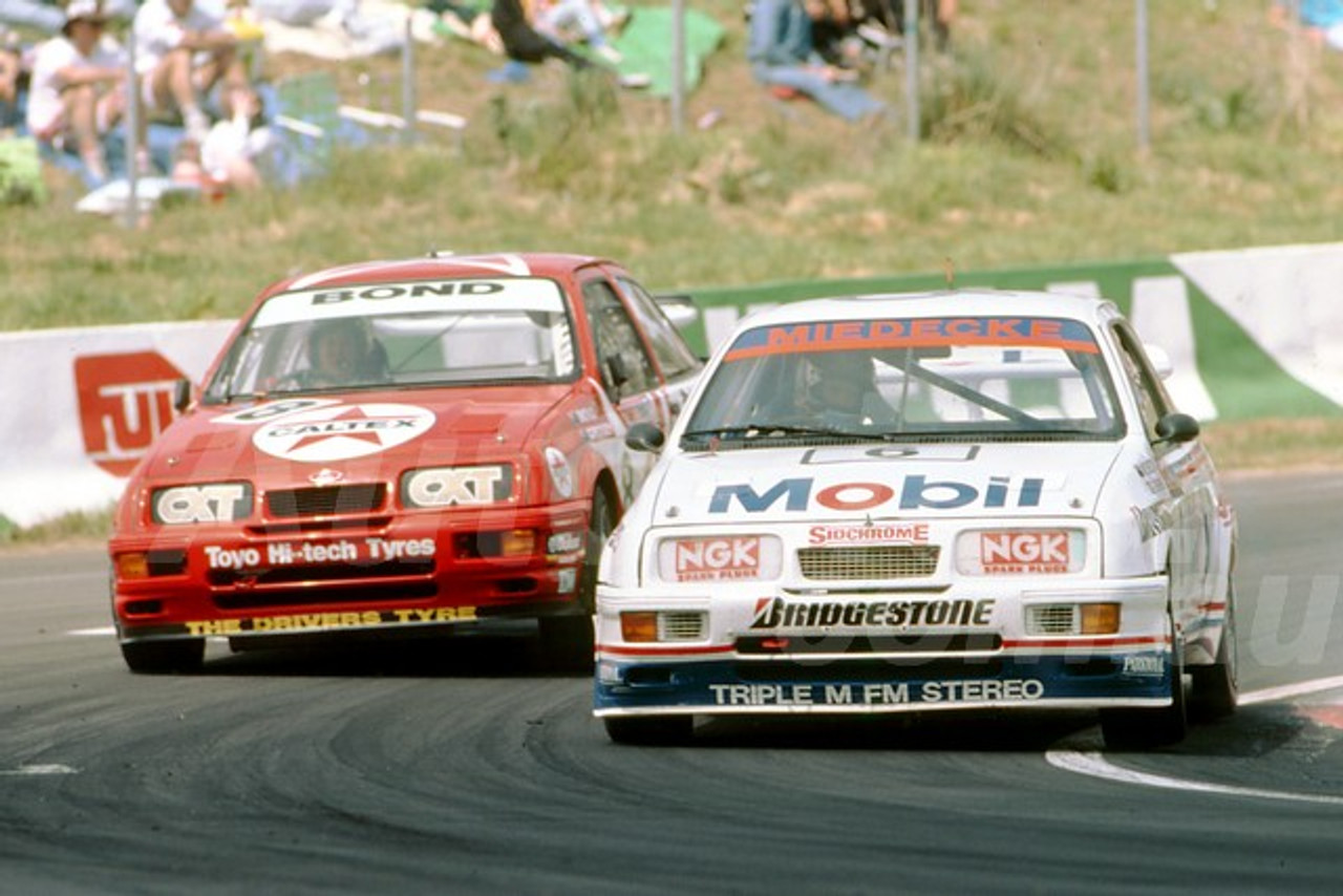 90830  -  ANDREW MIEDECKE / CHARLIE O'BRIEN / DAVID PARSONS, FORD SIERRA - Tooheys 1000 Bathurst 1990 - Photographer Ray Simpson