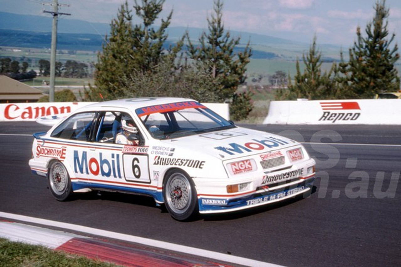 90832  -  ANDREW MIEDECKE / CHARLIE O'BRIEN / DAVID PARSONS, FORD SIERRA - Tooheys 1000 Bathurst 1990 - Photographer Ray Simpson