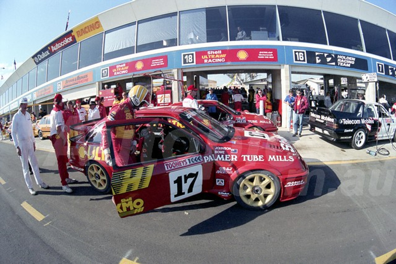 90845  -  DICK JOHNSON / JOHN BOWE, FORD SIERRA - Tooheys 1000 Bathurst 1990 - Photographer Ray Simpson