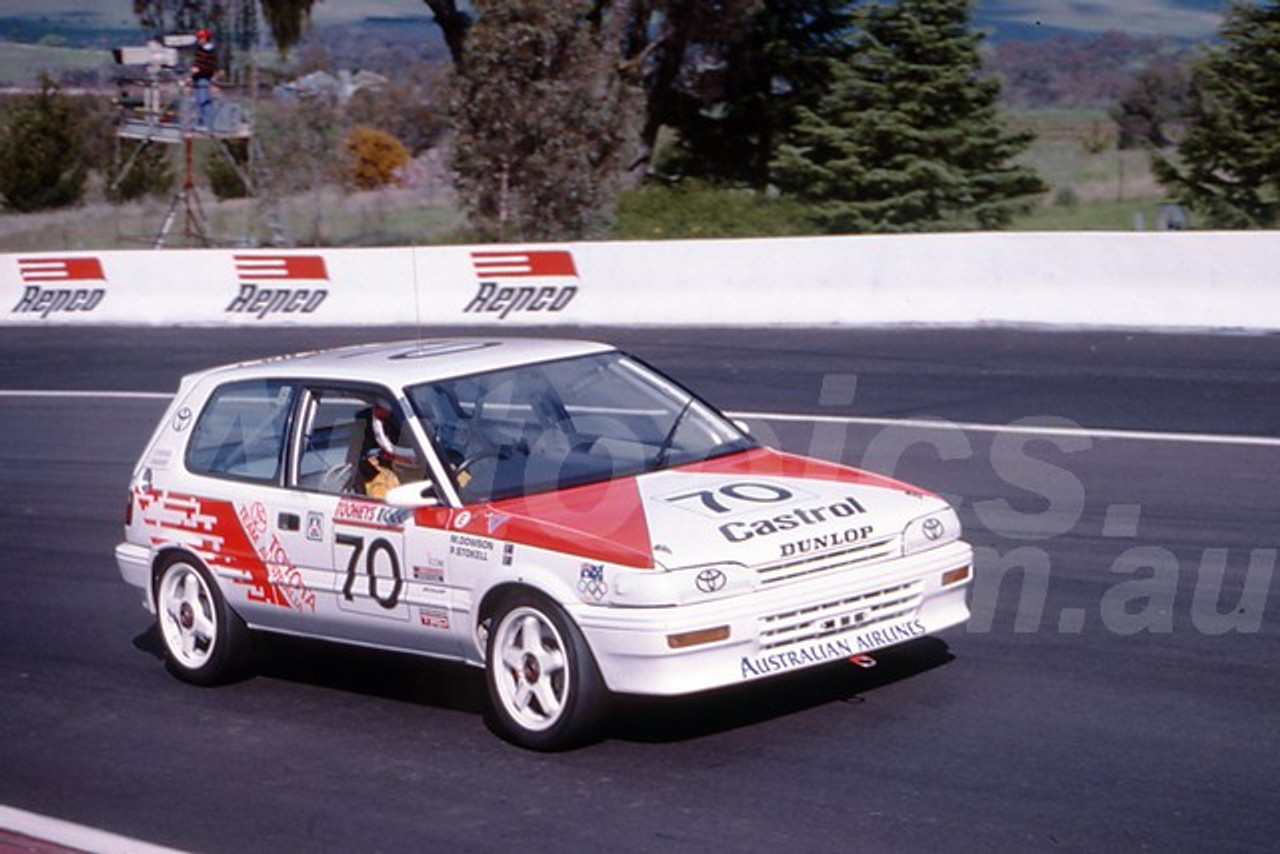 90887 - MIKE DOWSON / PAUL STOKELL / JOHN FAULKNER, TOYOTA COROLLA - Tooheys 1000 Bathurst 1990 - Photographer Ray Simpson