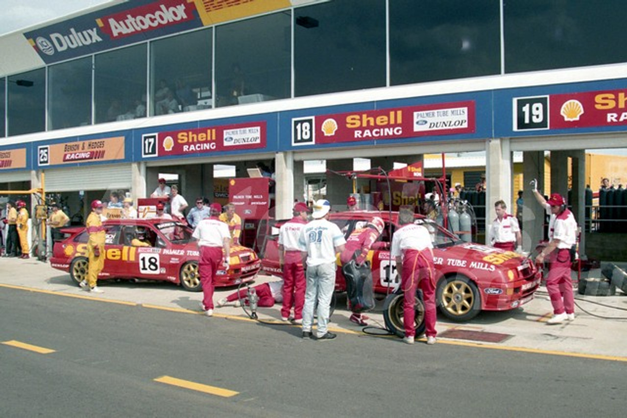 91861 - DICK JOHNSON / JOHN BOWE, FORD SIERRA - 1991 Bathurst Tooheys 1000 - Photographer Ray Simpson