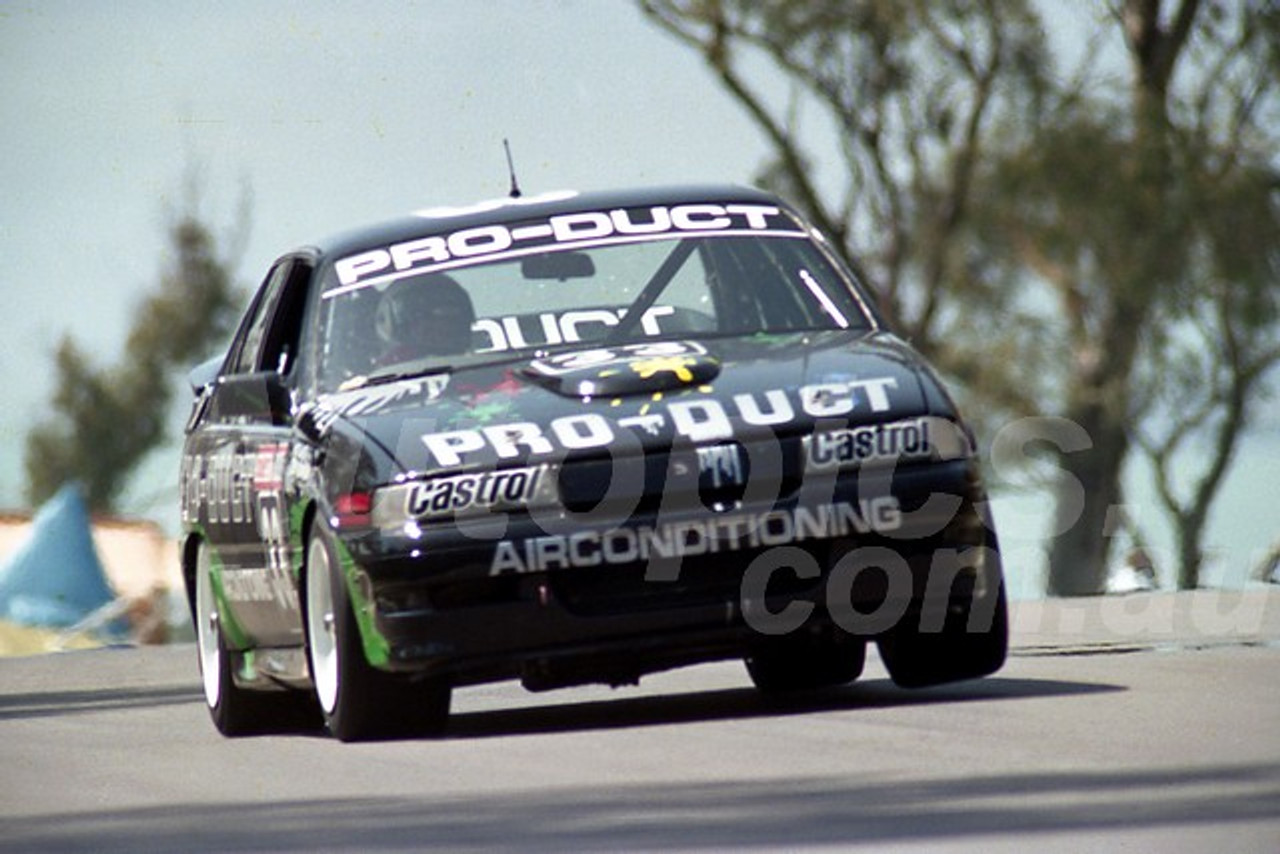 91890 - BOB PEARSON / BRUCE STEWART, COMMODORE VN - 1991 Bathurst Tooheys 1000 - Photographer Ray Simpson