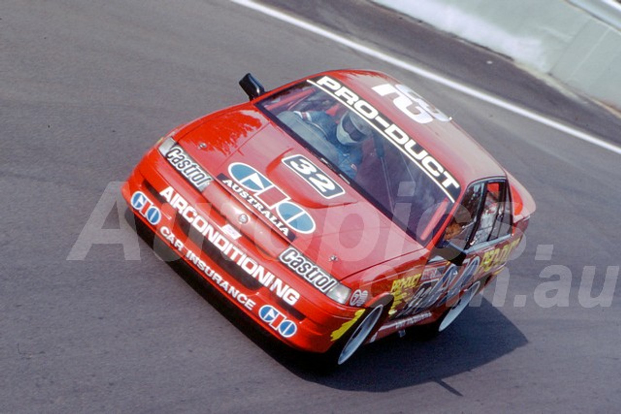 91892 - BOB TINDAL / DARREN STEWART, COMMODORE VN - 1991 Bathurst Tooheys 1000 - Photographer Ray Simpson