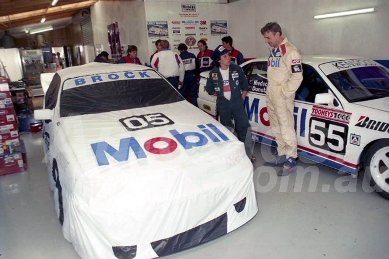 92768 -  PETER BROCK / MANUEL REUTER, COMMODORE VP - 1992 Bathurst Tooheys 1000 - Photographer Lance J Ruting