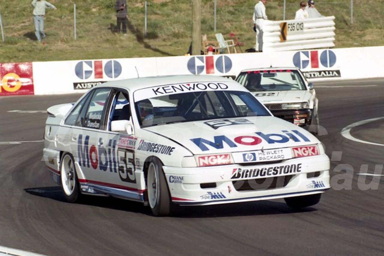 92839 - ANDREW MIEDECKE / TROY DUNSTAN, COMMODORE VN - 1992 Bathurst Tooheys 1000 - Photographer Lance J Ruting