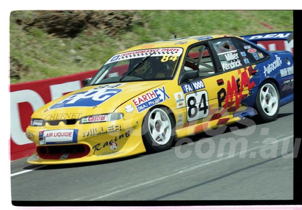 Bathurst FIA 1000 15th November 1999 - Photographer Marshall Cass - Code 99-MC-B99-1061