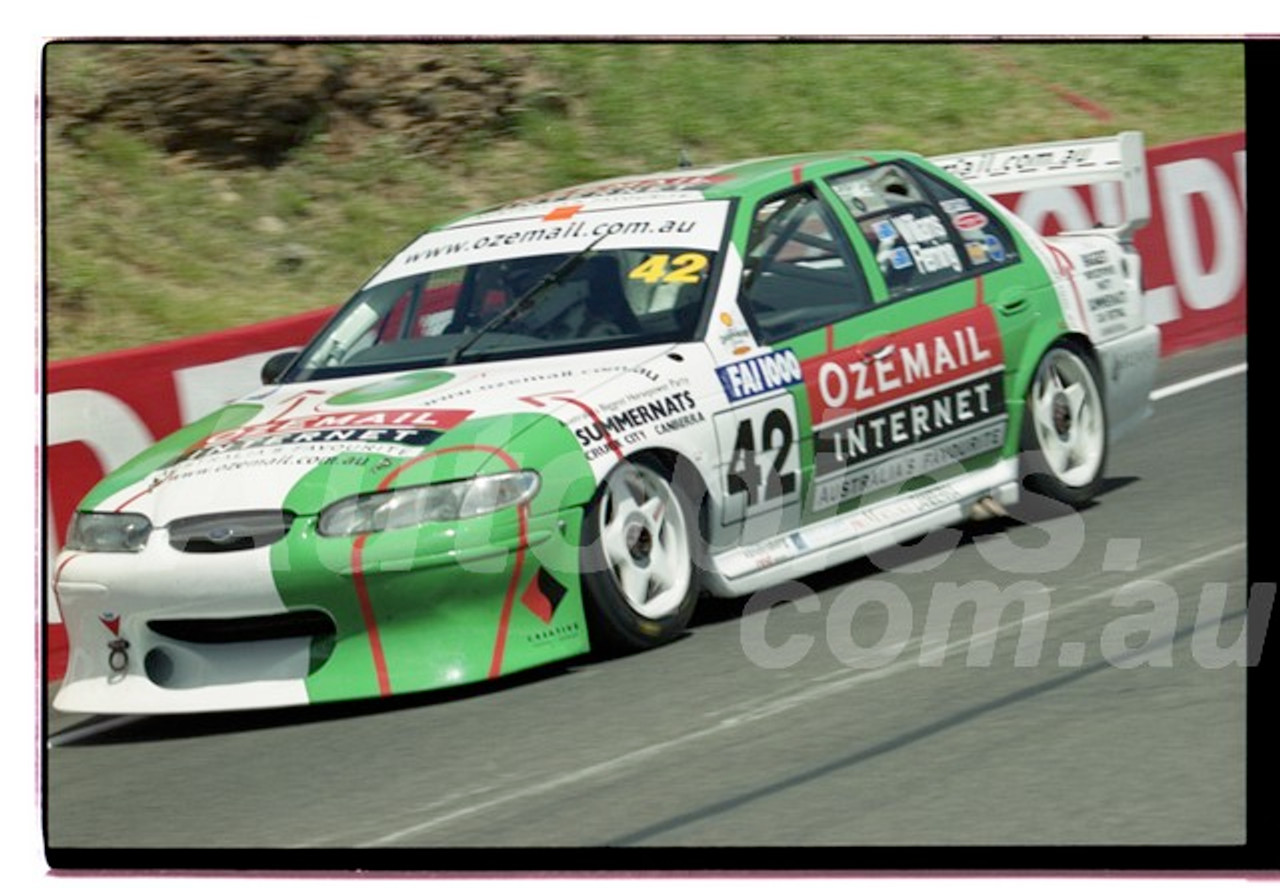 Bathurst FIA 1000 15th November 1999 - Photographer Marshall Cass - Code 99-MC-B99-1067