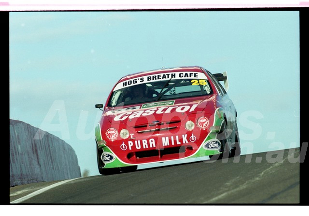 Bathurst FIA 1000 15th November 1999 - Photographer Marshall Cass - Code 99-MC-B99-1149