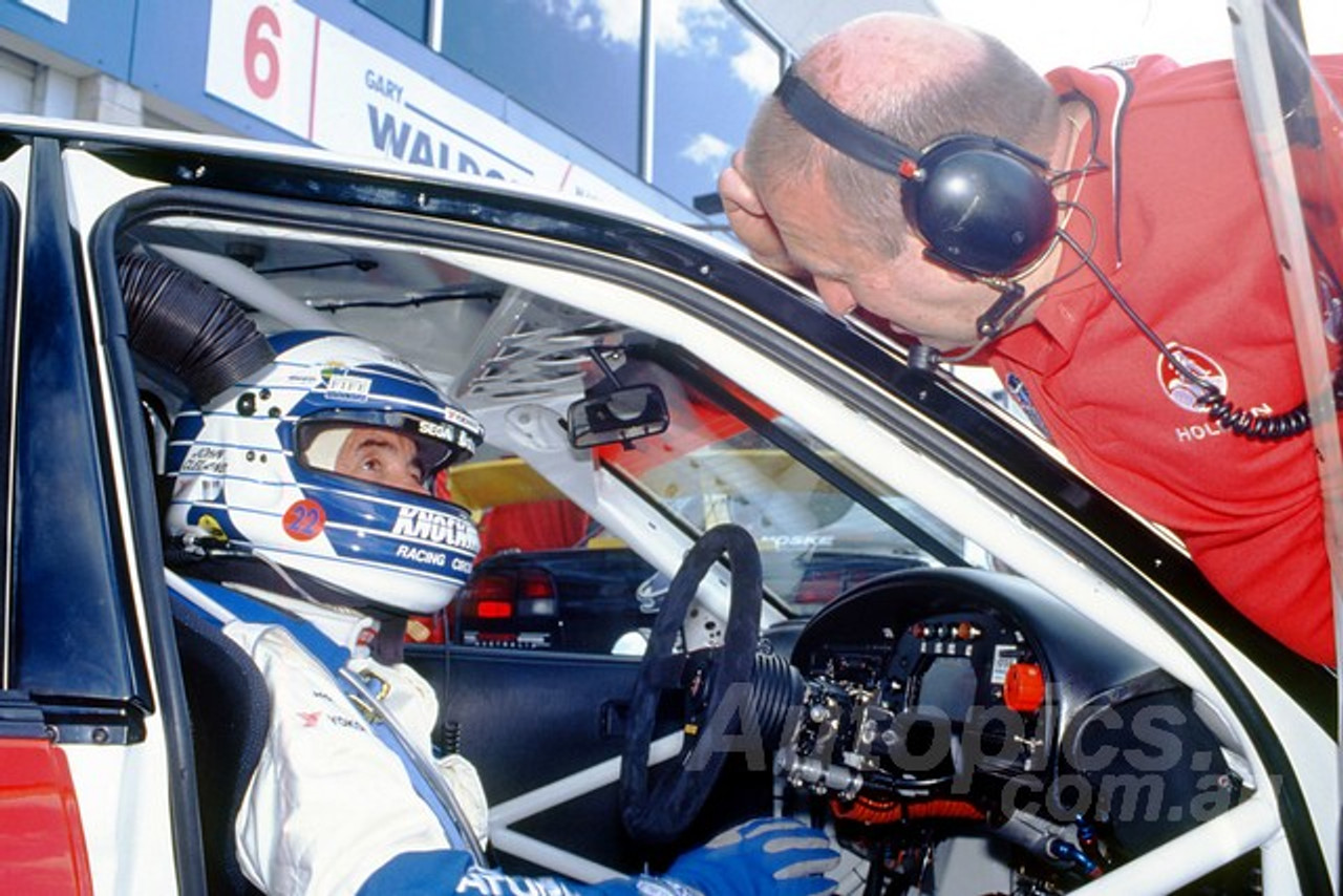 96752 - JOHN CLELAND and FRED GIBSON, Commodore VR - AMP Bathurst 1000  1996 - Photographer Marshall Cass