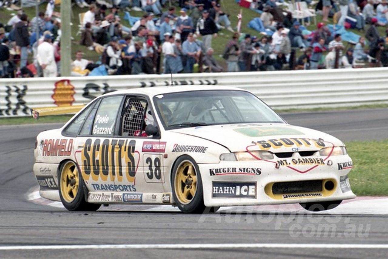 96800 - MARK POOLE / PETER GAZZARD - Commodore VR - AMP Bathurst 1000 1996 - Photographer Marshall Cass