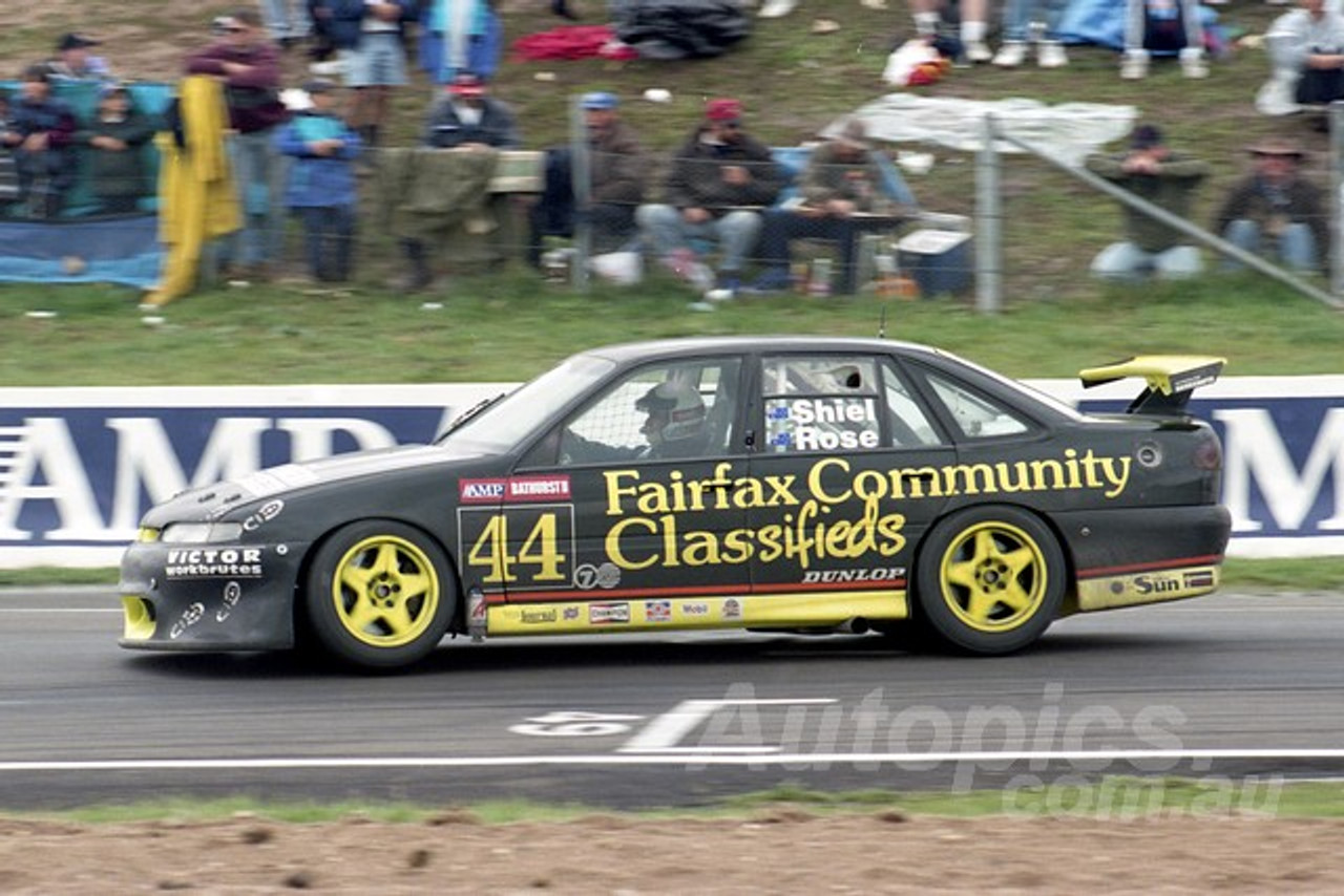 96813 - MAL ROSE / TERRY SHIEL - Commodore VR - AMP Bathurst 1000 1996 - Photographer Marshall Cass