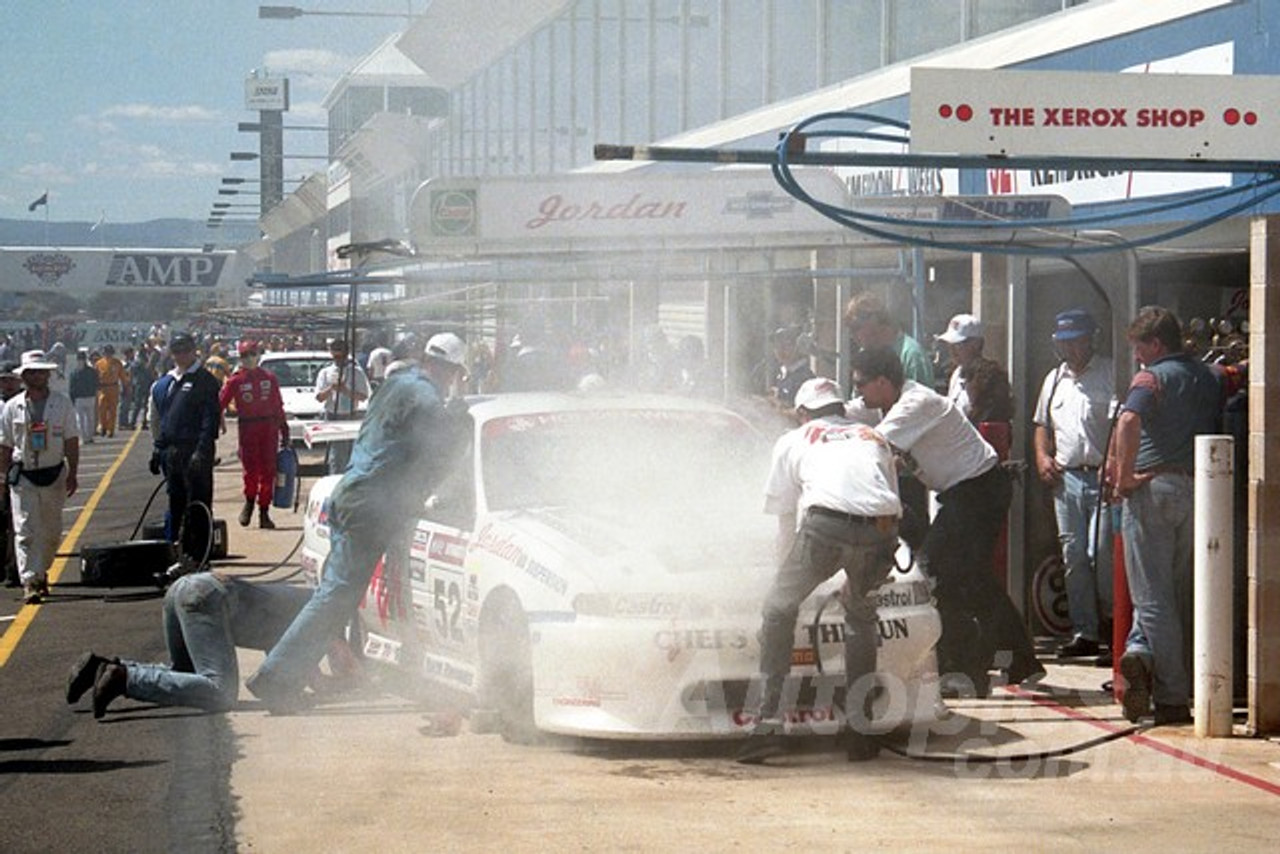 96827 - GEOFF KENDRICK / GEOFF FULL - Commodore VR - AMP Bathurst 1000 1996 - Photographer Marshall Cass