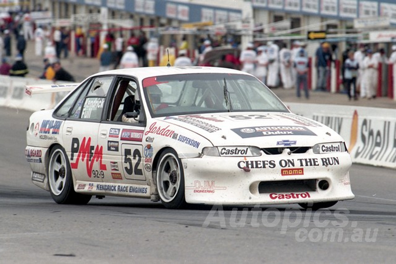 96828 - GEOFF KENDRICK / GEOFF FULL - Commodore VR - AMP Bathurst 1000 1996 - Photographer Marshall Cass