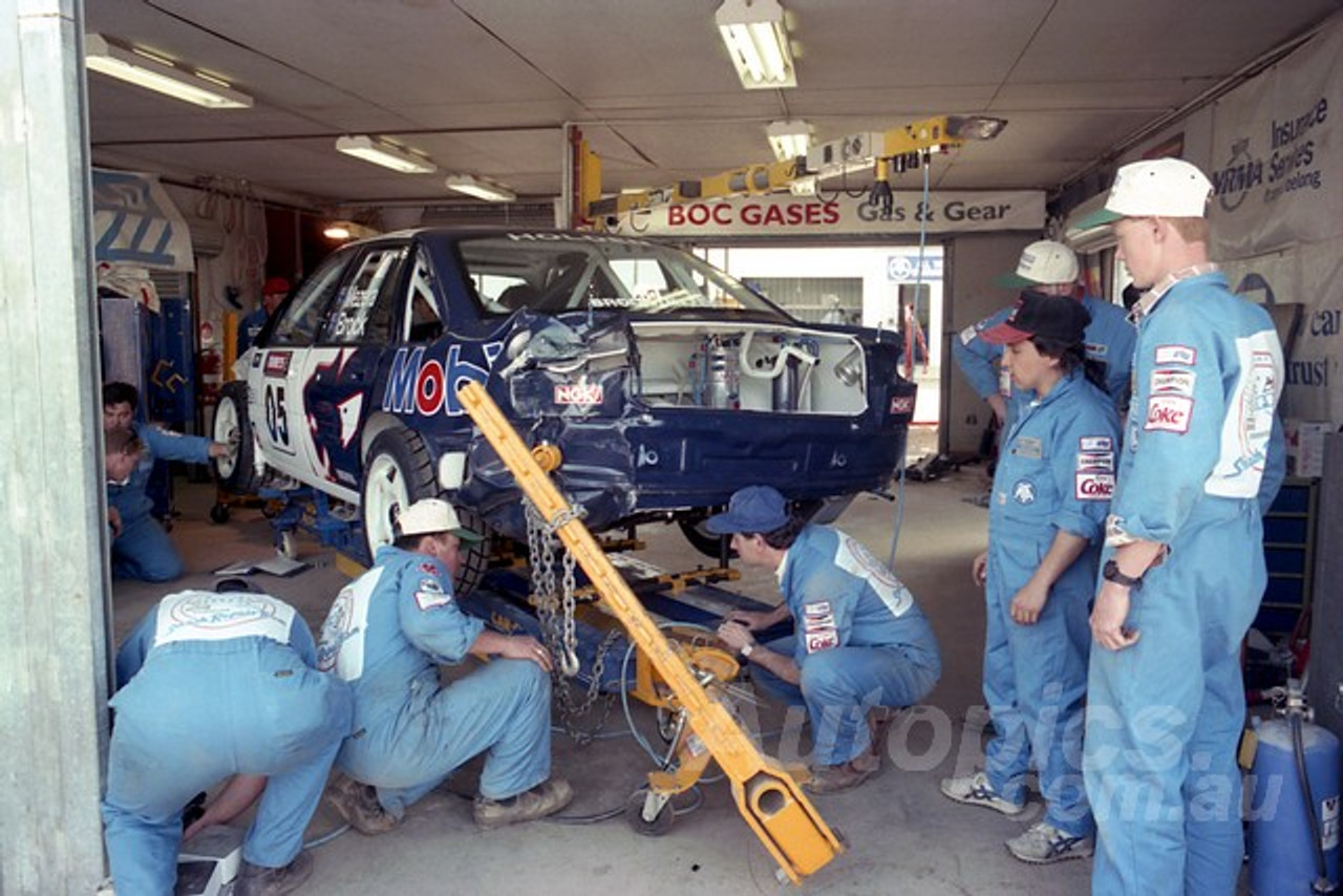 95761 - PETER BROCK / TOMAS MEZERA -  COMMODORE VR -  Tooheys 1000 - Bathurst 1995 - Photographer Marshall Cass