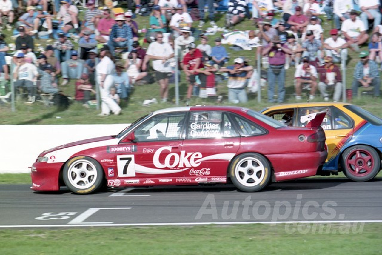 95764 - WAYNE GARDNER / NEIL CROMPTON -  COMMODORE VR -  Tooheys 1000 - Bathurst 1995 - Photographer Marshall Cass