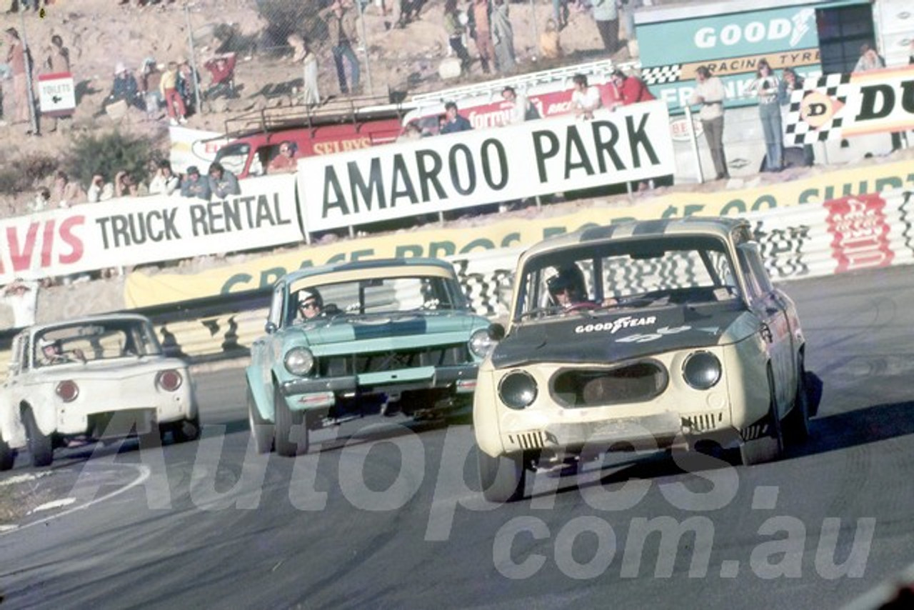 72538.1 - Lindsay Adcock, Amaroo Park, 1972, Renault