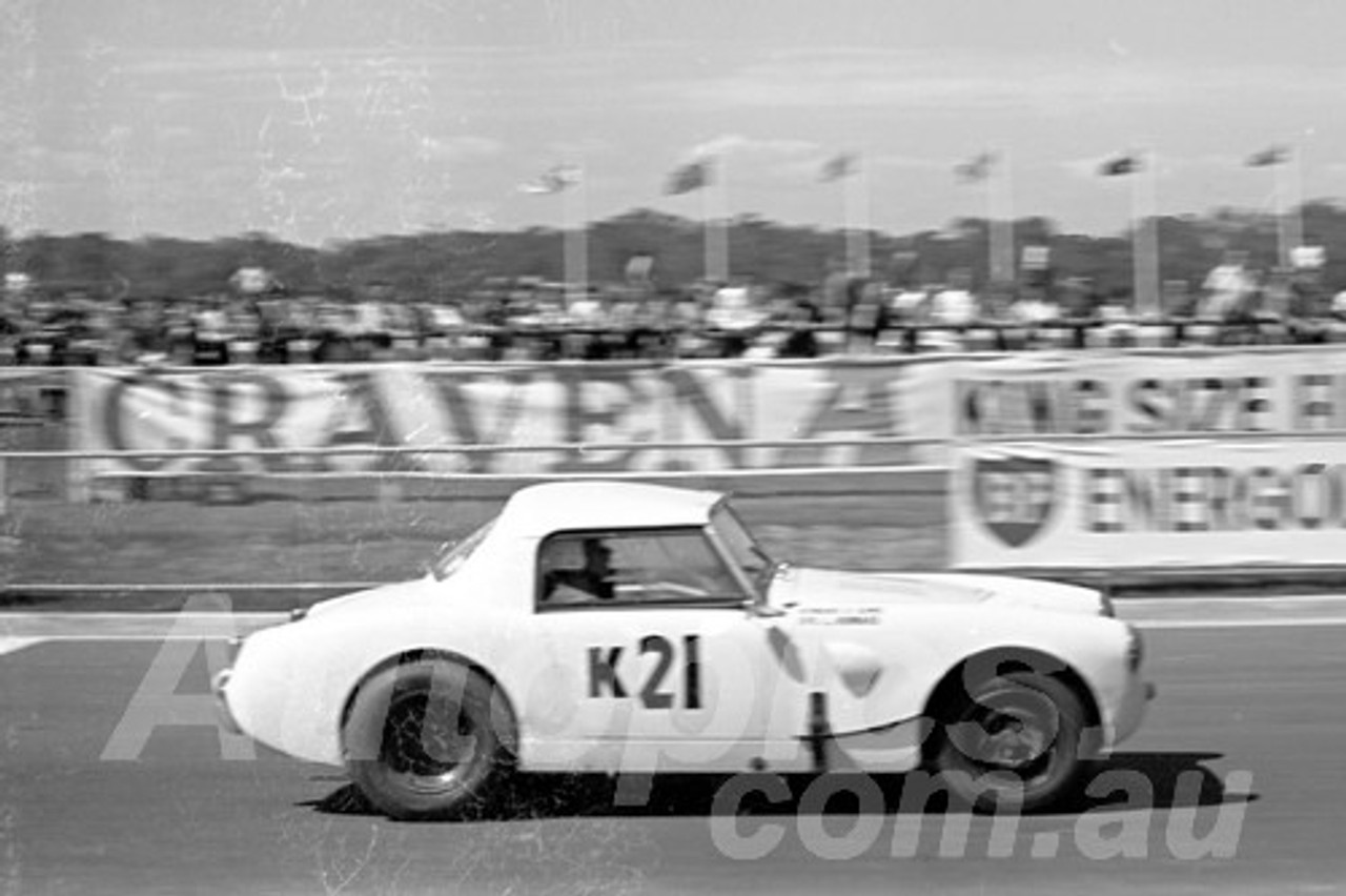 62445 - Les Howard Austin Healey Sprite - Sandown 1962 - Photographer Peter D'Abbs