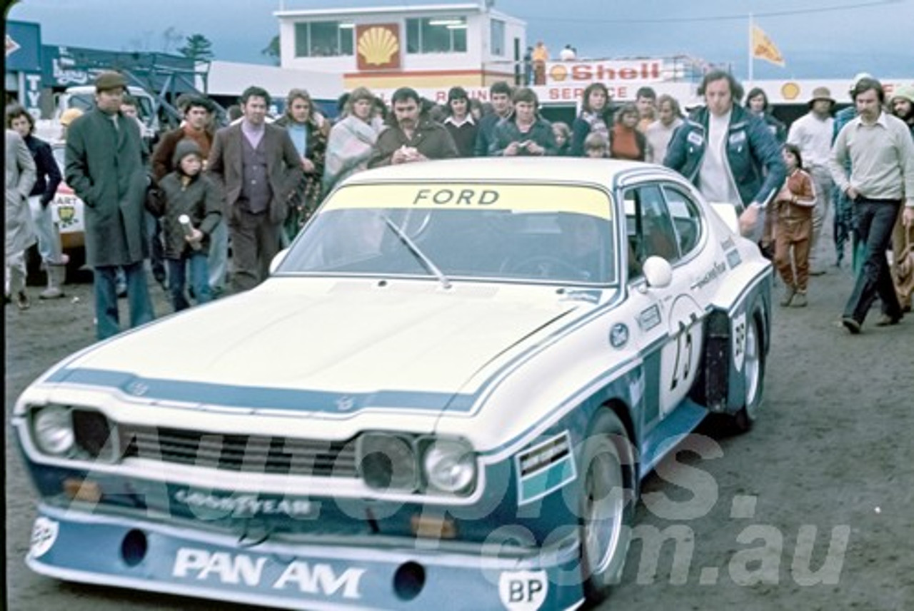 75250 - Allan Moffat Ford Capri  - Oran Park 1975 - Photographer Wayne Franks