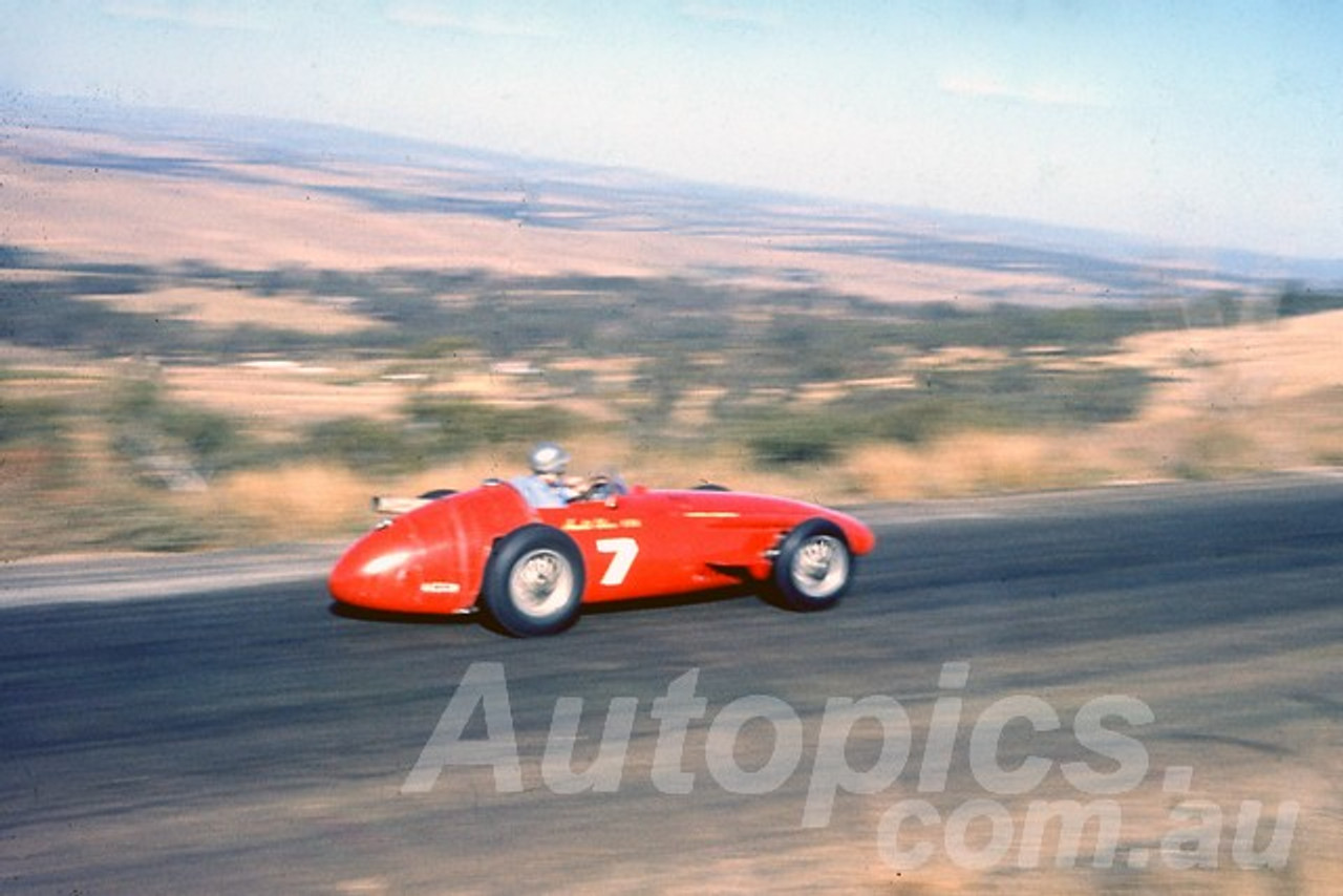 60113 - Arnald Glass Maseratti 250F - Bathurst 3rd October 1960 - Photographer Jeff Harrop