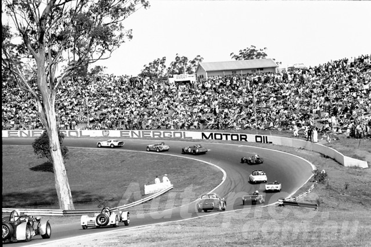 69679 - Max Brunninghausen, Alfa Romeo GTZ2 Leads the Sports Car race - Oran Park 1969 - Photographer David Blanch