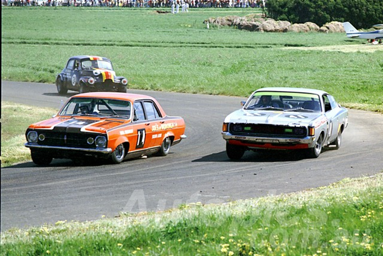 73265 - P, Cromarty Holden & D, Burns Charger - Phillip Island 1973 - Photographer Peter D'Abbs