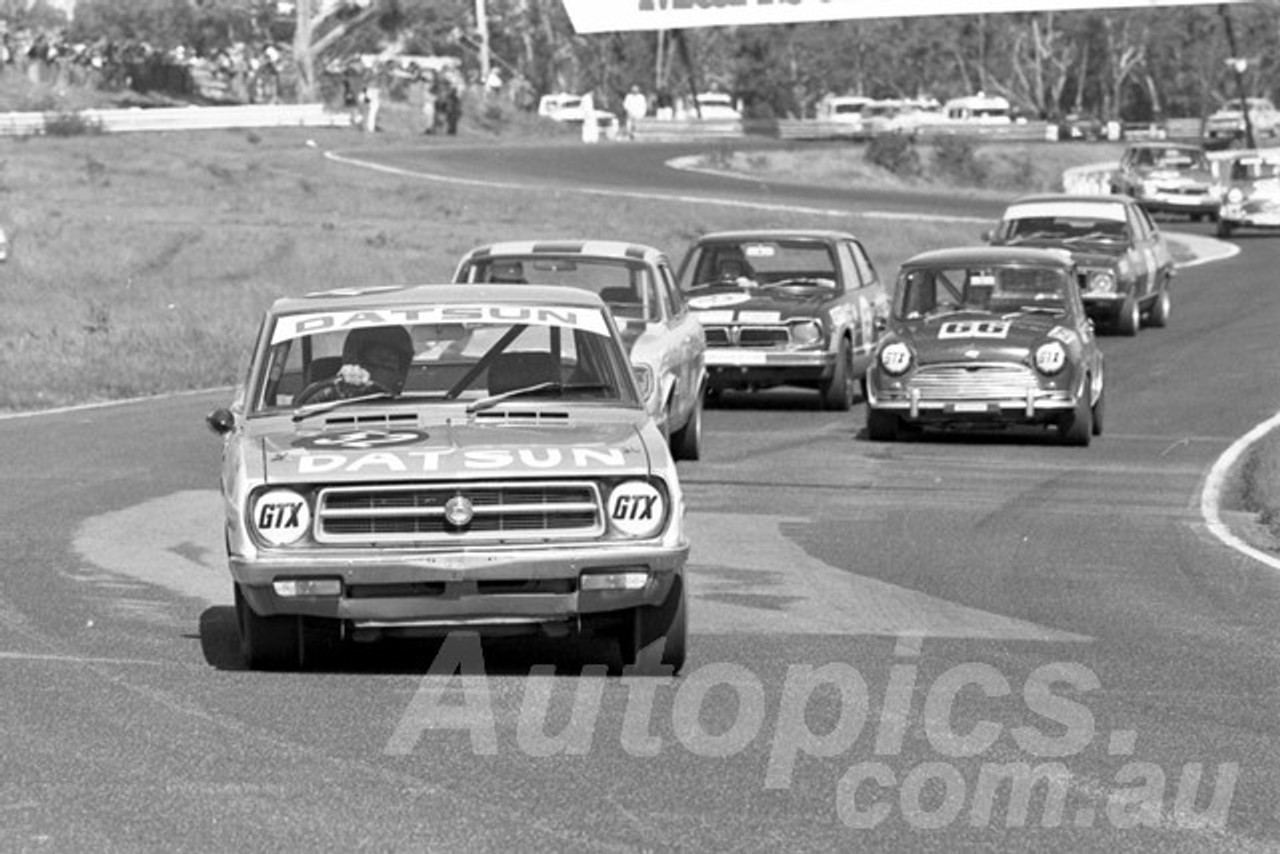 74205 - Bill Evans, Datsun 1200 Coupe - Sandown 250 8th September 1974 - Photographer Peter D'Abbs