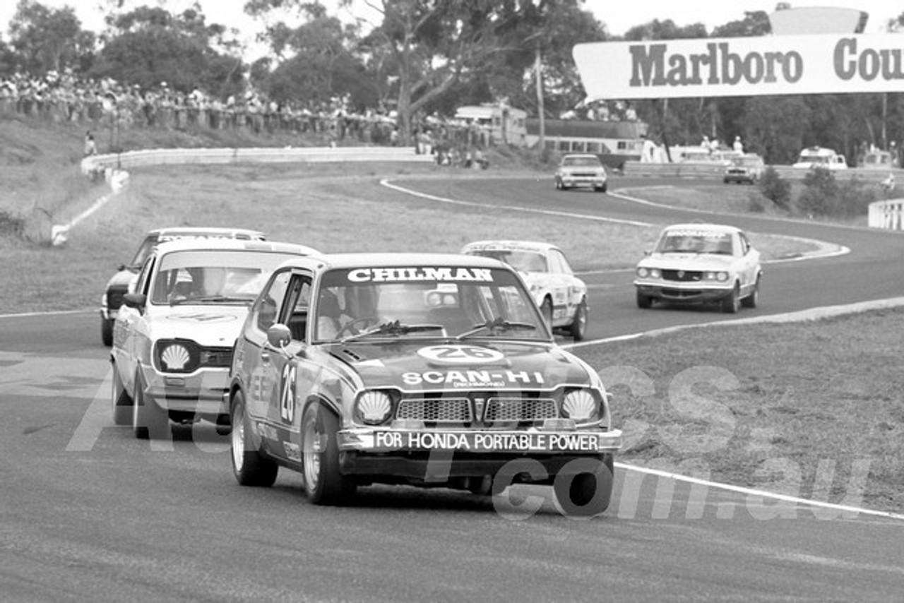 76237 - Ian Chilman, Honda Civic -  Sandown 11th April 1976 - Photographer Peter D'Abbs