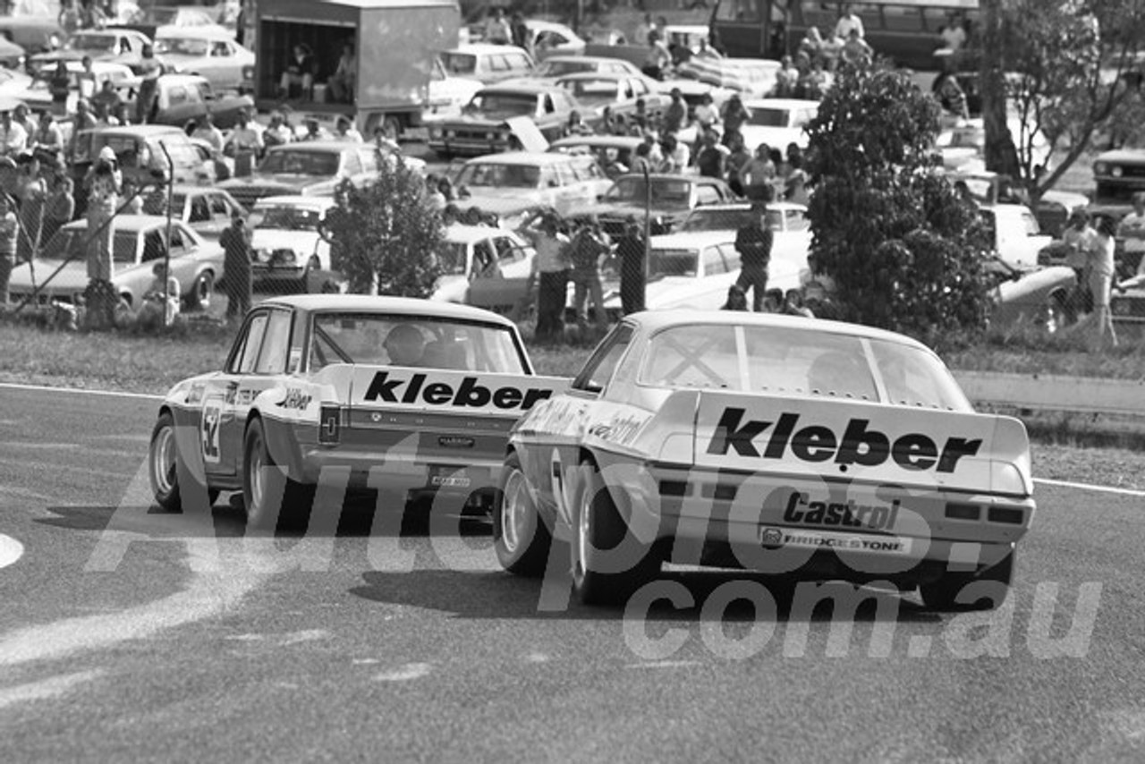 76247 - Bob Jane, Monaro GTS 350 & Ron Harrop, Holden EH - Sandown 11th April 1976 - Photographer Peter D'Abbs