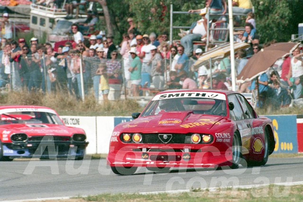 88122 - Brian Smith Alfetta Chev & Gary Scott Jaguar XJS Sports Sedans - Wanneroo May 1988 - Photographer Tony Burton