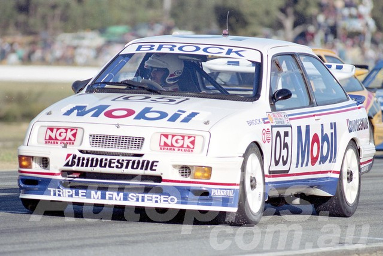 90037 - Peter Brock, Sierra RS500 - Wanneroo  24th June 1990 - Photographer Tony Burton
