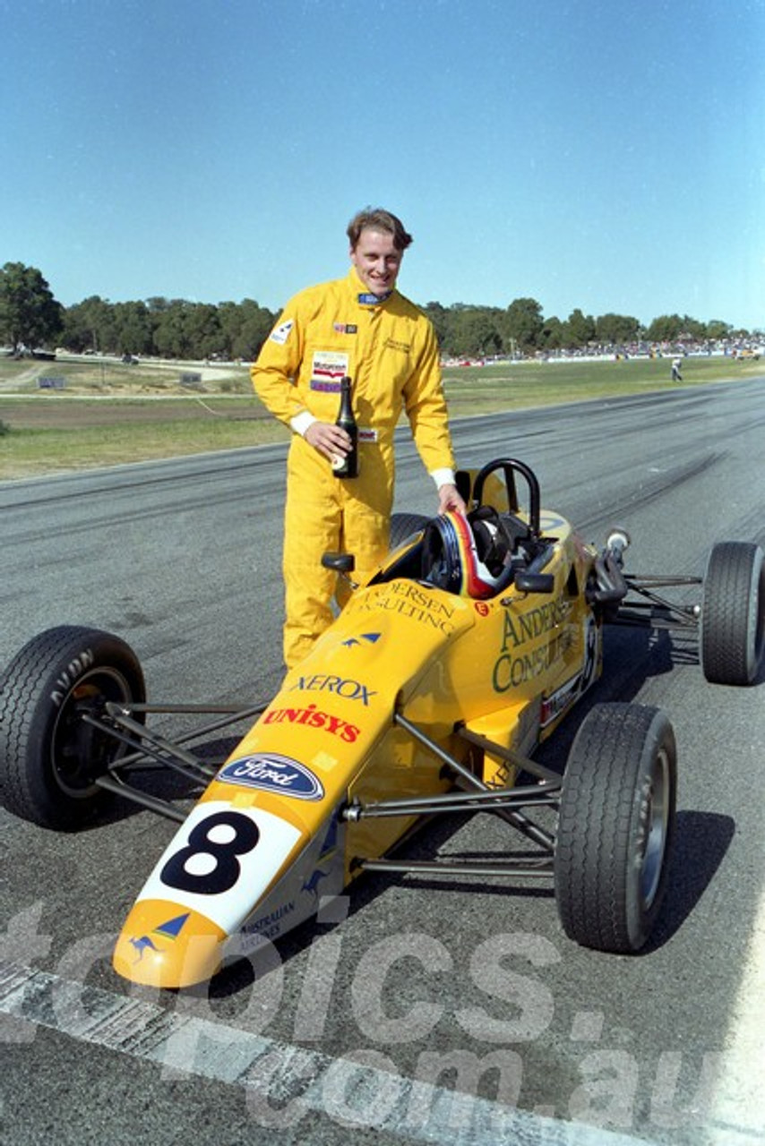 92065 - Cameron McConville Van Diemen RF92  - Wanneroo  June 1992 - Photographer Tony Burton