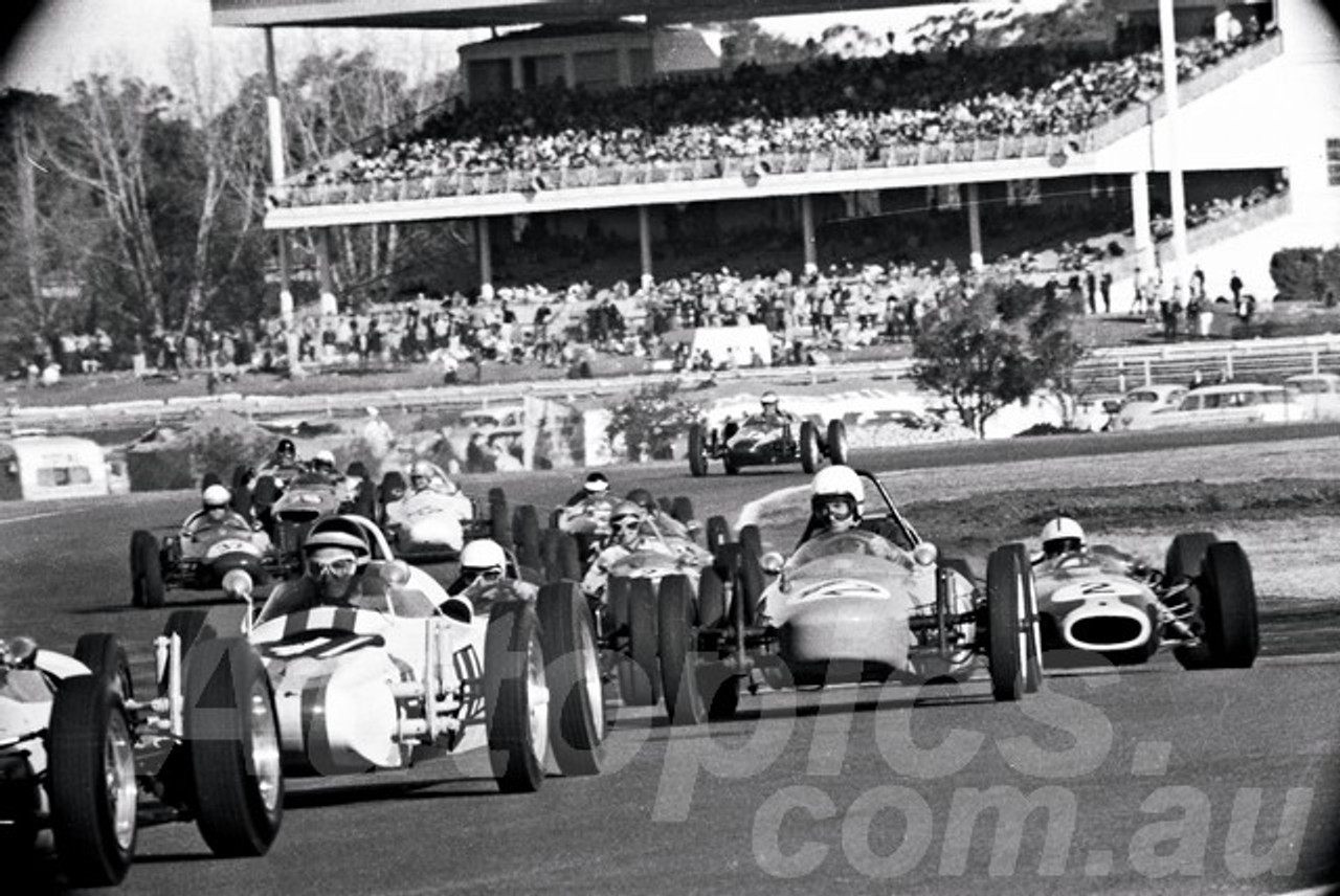 66116- #41 Terry Quartly Bono Vee, #42 Aub Revell Revell Vee & Spencer Martin Repco-Brabhom-Climax - Warwick farm 1966 - Photographer Lance Ruting