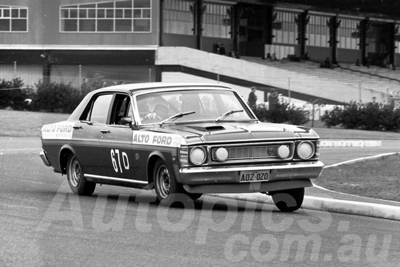 69824 - David McKay & Brian Foley - Ford Falcon XW GTHO  - Sandown 14 September 1969 - Photographer Peter D'Abbs