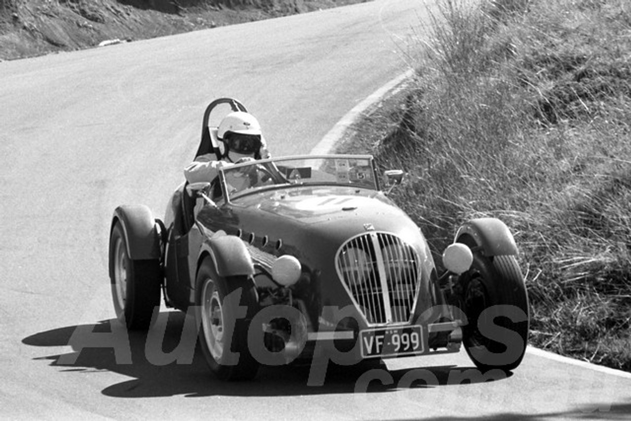 73305 -  Fred Vogel Healey Silverstone  - Bathurst Easter 1973 - Photographer Lance Ruting