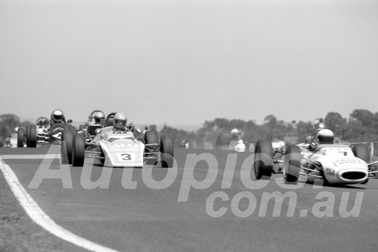77213 - John Smith, Bowin P4A, Gerry Burges, Bowin P6F Formula Ford - Sandown - 20th February 1977 - Photographer Peter D'Abbs