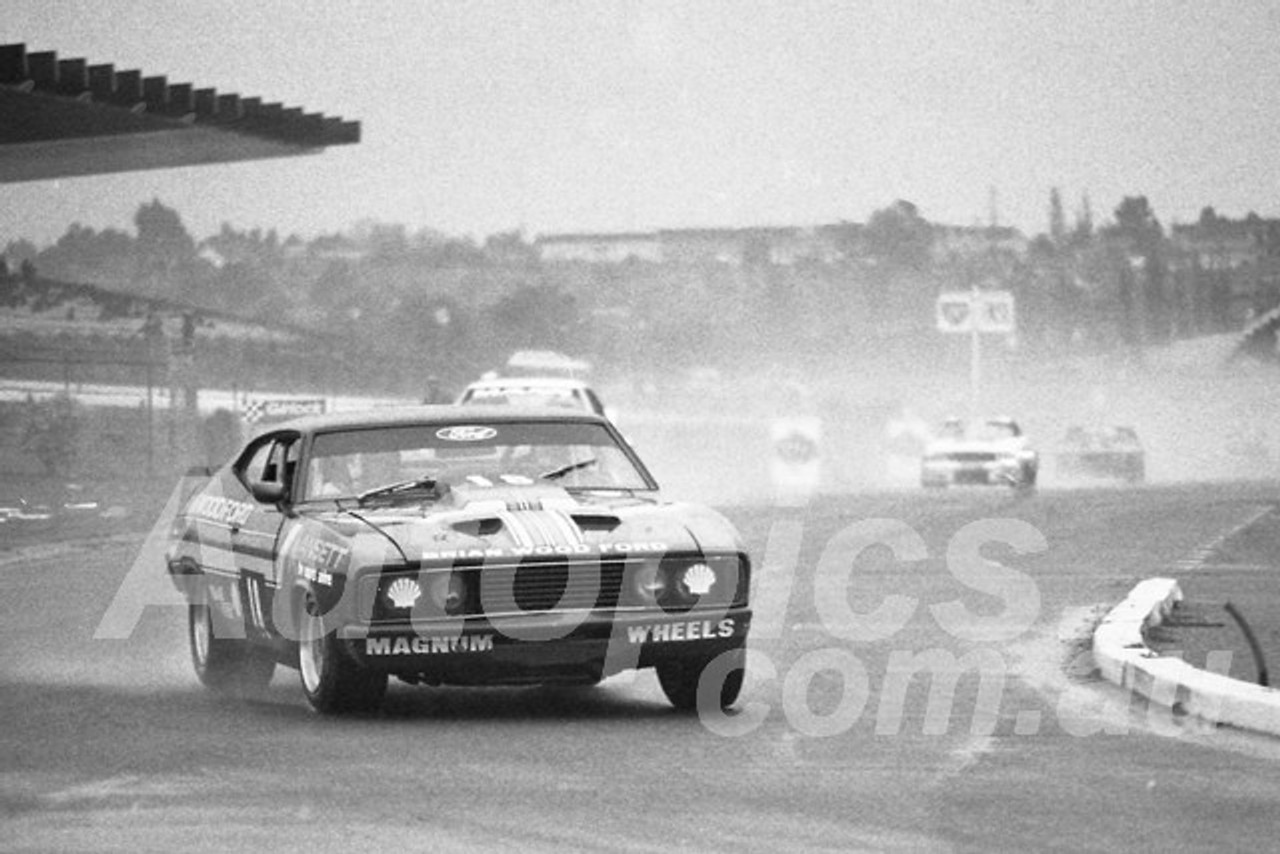 78171 - Murray Carter, Falcon GT - Sandown 2nd July 1978 - Photographer Peter D'Abbs