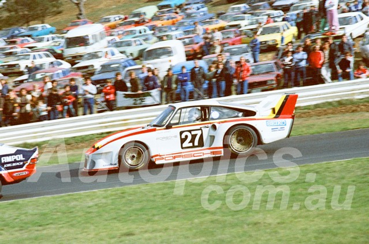 82142 - Alan Jones Porsche 935  - Baskerville 10th October 1982  -  Photographer  Keith Midgley