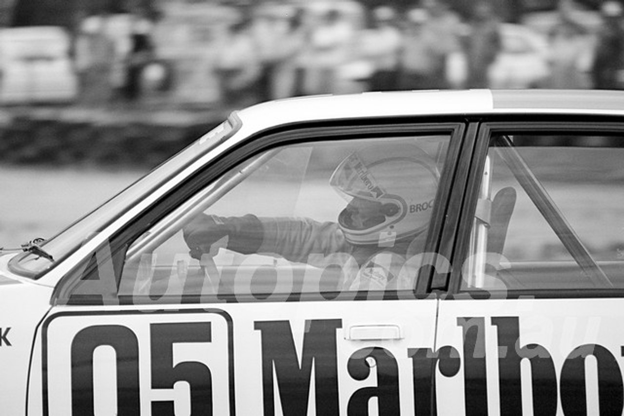 84113 - Peter Brock, Commodore VH - Symmons Plains, 11th March 1984 - Photographer Keith Midgley