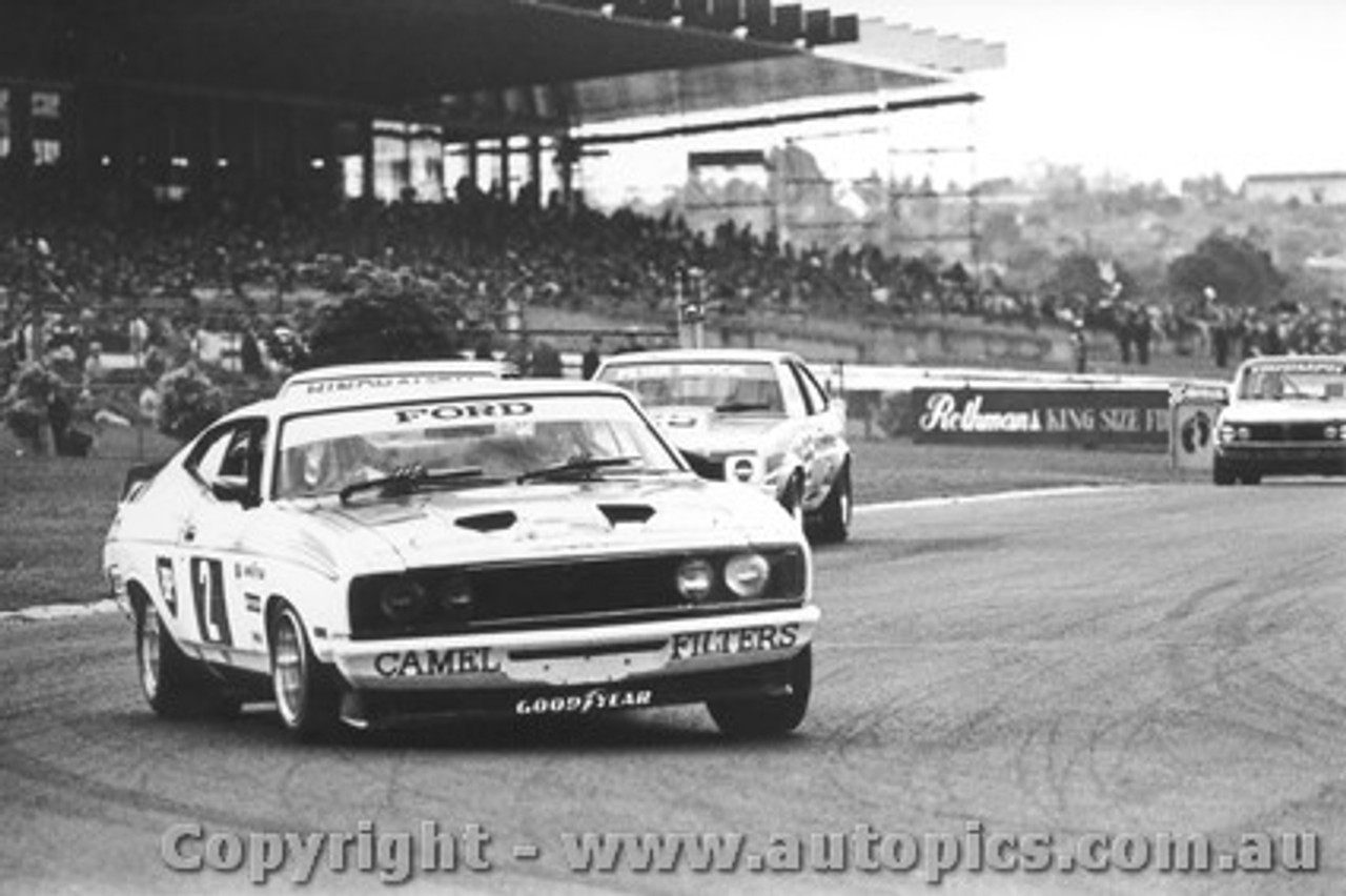 77038 - Colin Bond  Ford Falcon XC - Hang Ten Sandown 11/9/77