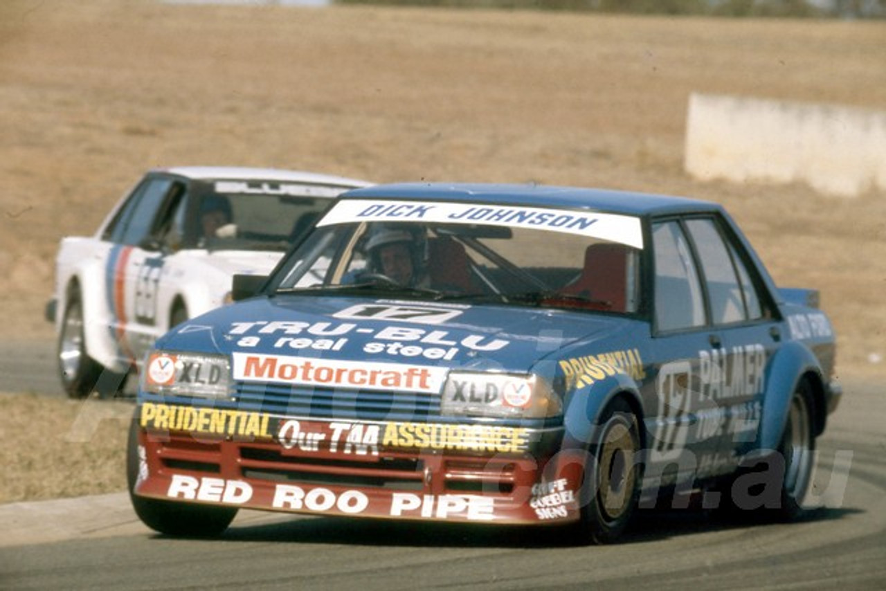 82169 - Dick Johnson, Falcon XE - Oran Park 1982 - Photographer Lance J Ruting