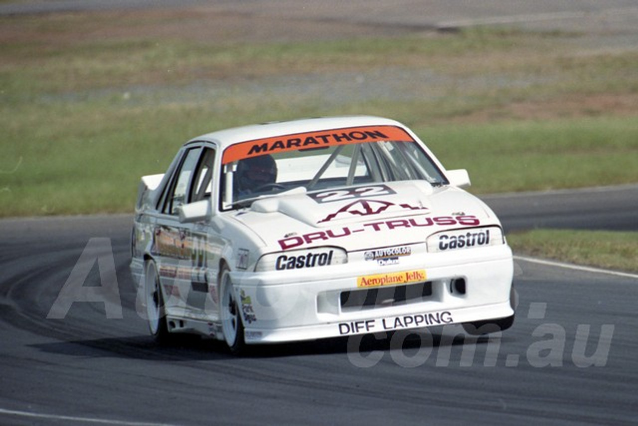 92108 - John English, Commodore - Lakeside 3rd May 1992 - Photographer Marshall Cass