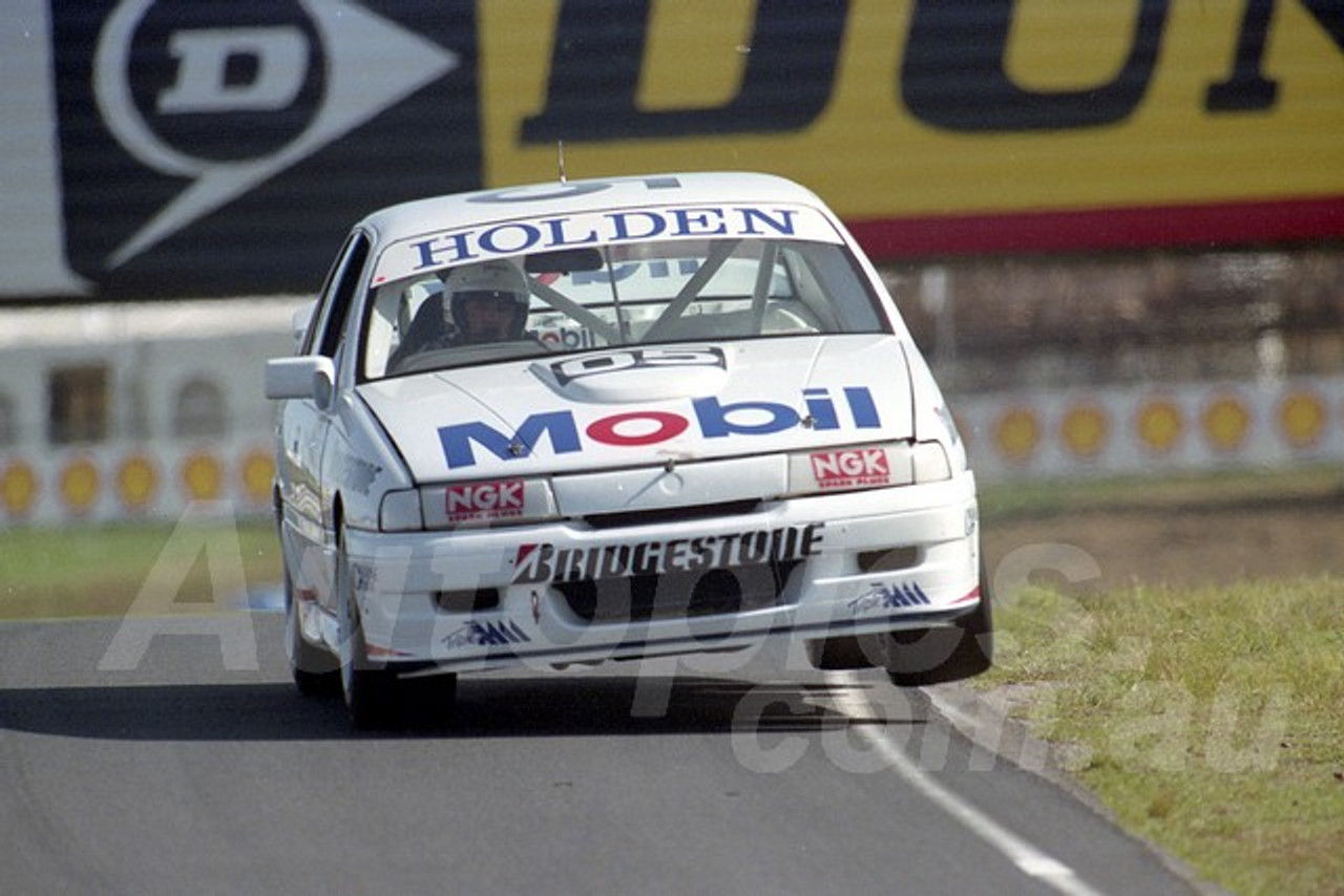 92115 - Peter Brock, Commodore VN - Lakeside 3rd May 1992 - Photographer Marshall Cass