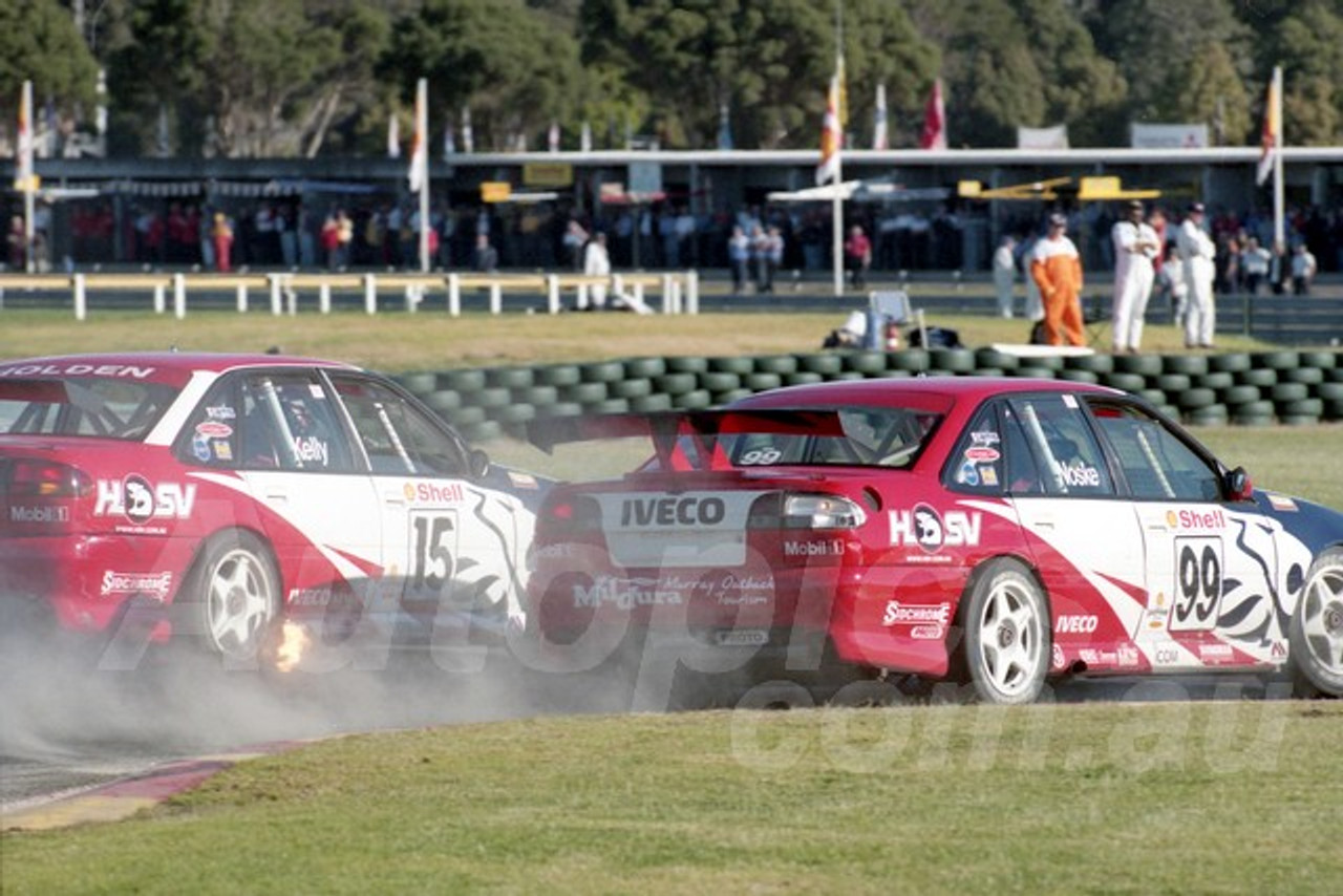 99031 - Mark Noske & Todd Kelly, Holden Commodore VS - Sandown 27th June 1999 - Photographer Marshall Cass