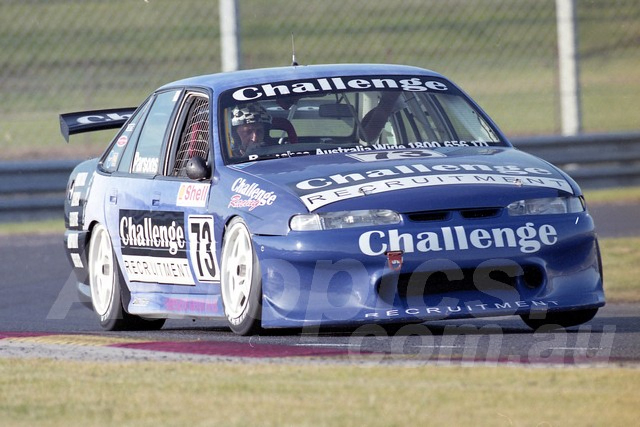 99068 - David Parsons, Holden Commodore VS - Sandown 27th June 1999 - Photographer Marshall Cass