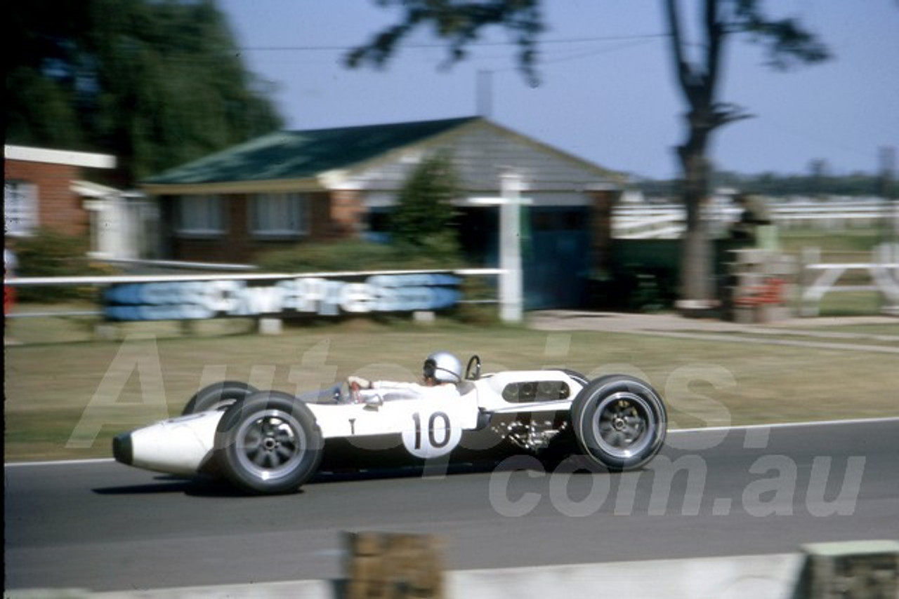 65810 - Bruce McLaren Cooper Climax - Warwick Farm 14th February 1965  - Photographer Derek Hinde