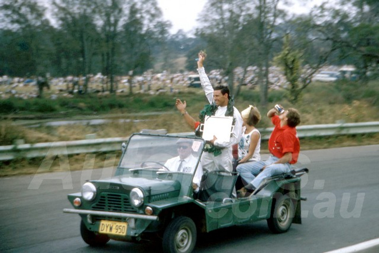 66129 - Jim Clark Lotus 39 - Warwick Farm 13th February 1966 - Photographer Derek Hinde