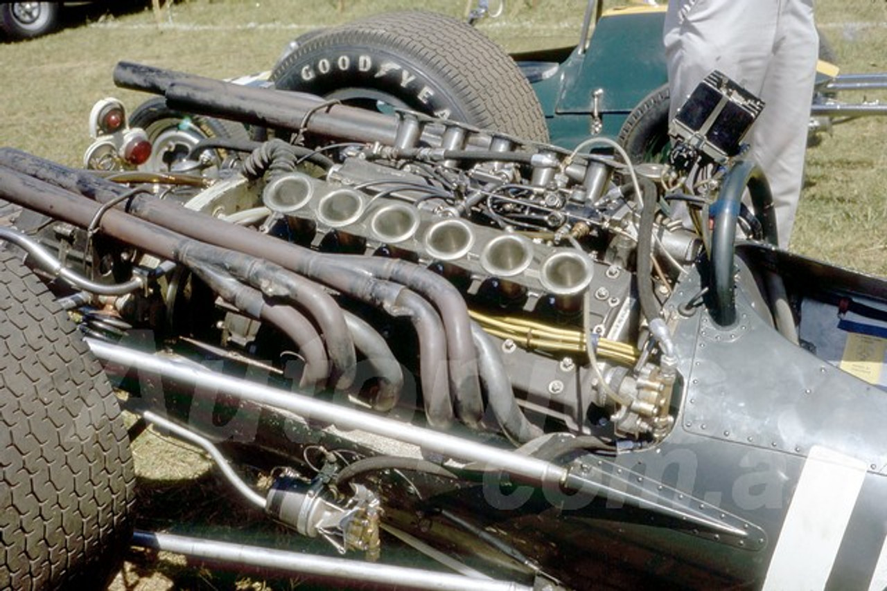 68266 - Richard Attwood BRM V12 - Warwick Farm 18th February 1968 - Photographer Lance Ruting