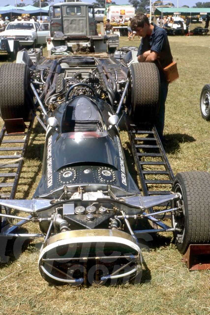 68268 - Richard Attwood BRM V12 - Warwick Farm 18th February 1968 - Photographer Lance Ruting